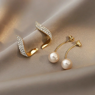 Gold Earrings with Pearl