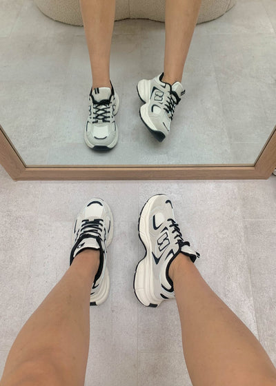 Evy - Elegant Women Sneaker