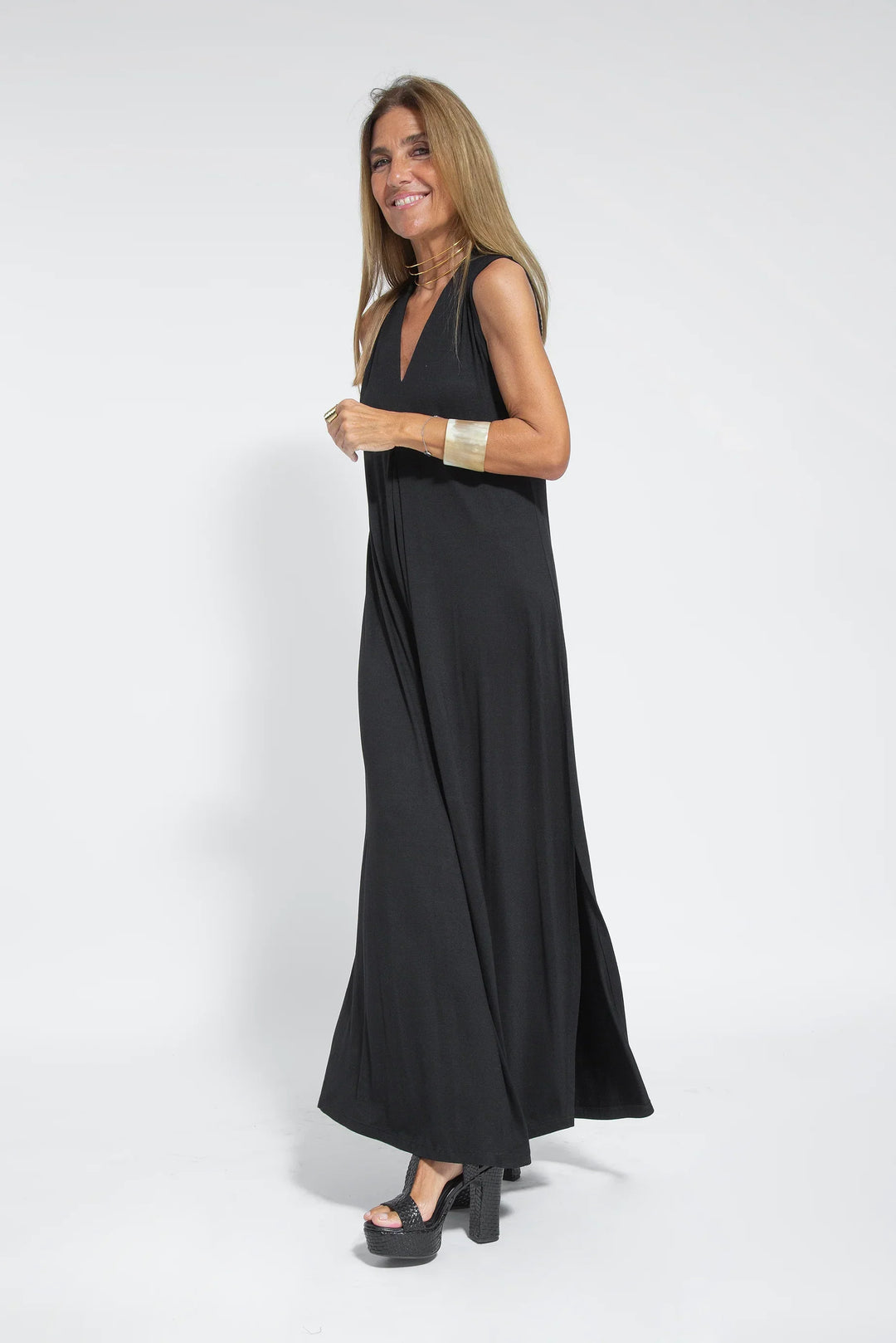 ANGELICA | LONG DRESS WITH V-NECK