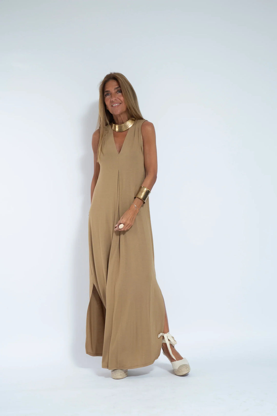 ANGELICA | LONG DRESS WITH V-NECK